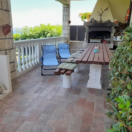 Apartmaji Pri Bosi Nogi Izola Exterior foto