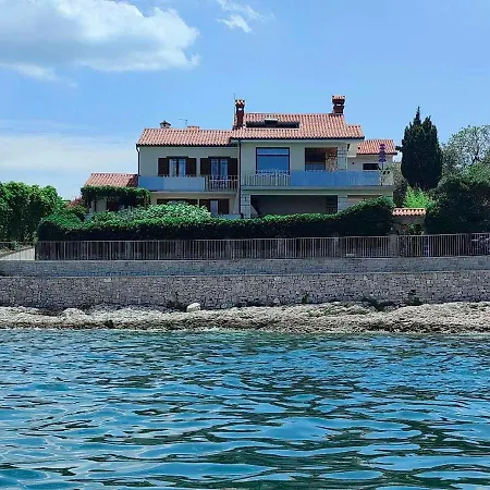 Apartmaji Pri Bosi Nogi Izola Exterior foto