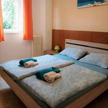 Apartmaji Pri Bosi Nogi Izola Exterior foto