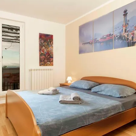 Apartmaji Pri Bosi Nogi Izola Exterior foto