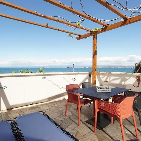 Apartmaji Pri Bosi Nogi Izola Exterior foto
