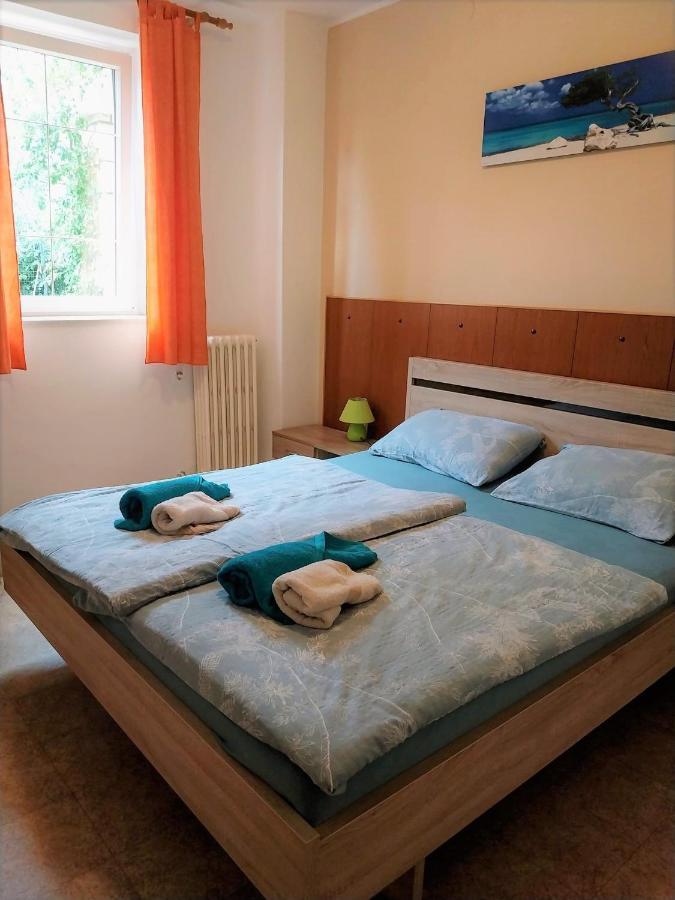 Apartmaji Pri Bosi Nogi Apartament *
