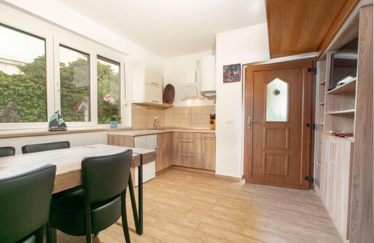 Apartmaji Pri Bosi Nogi * Izola