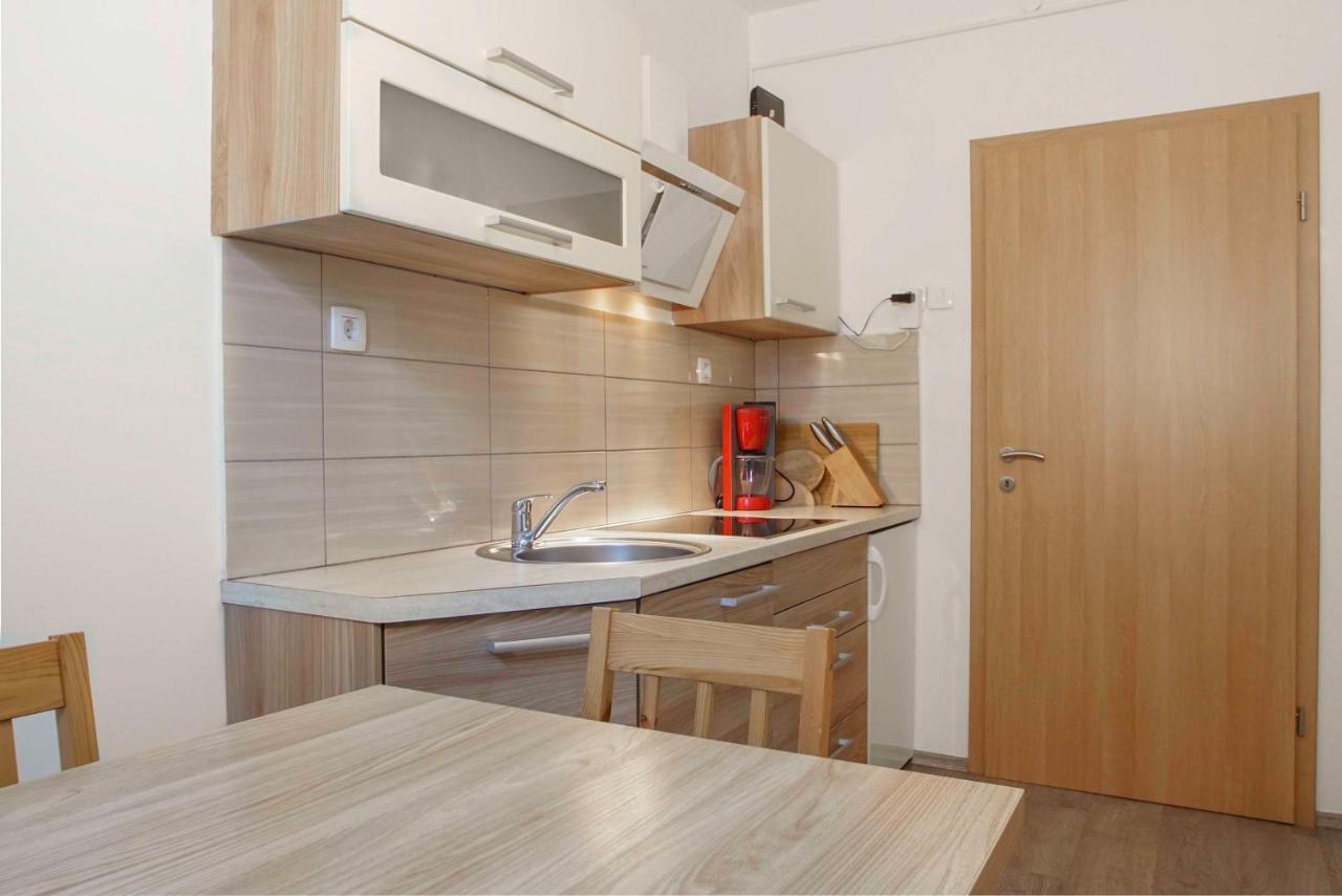 Apartament Apartmaji Pri Bosi Nogi